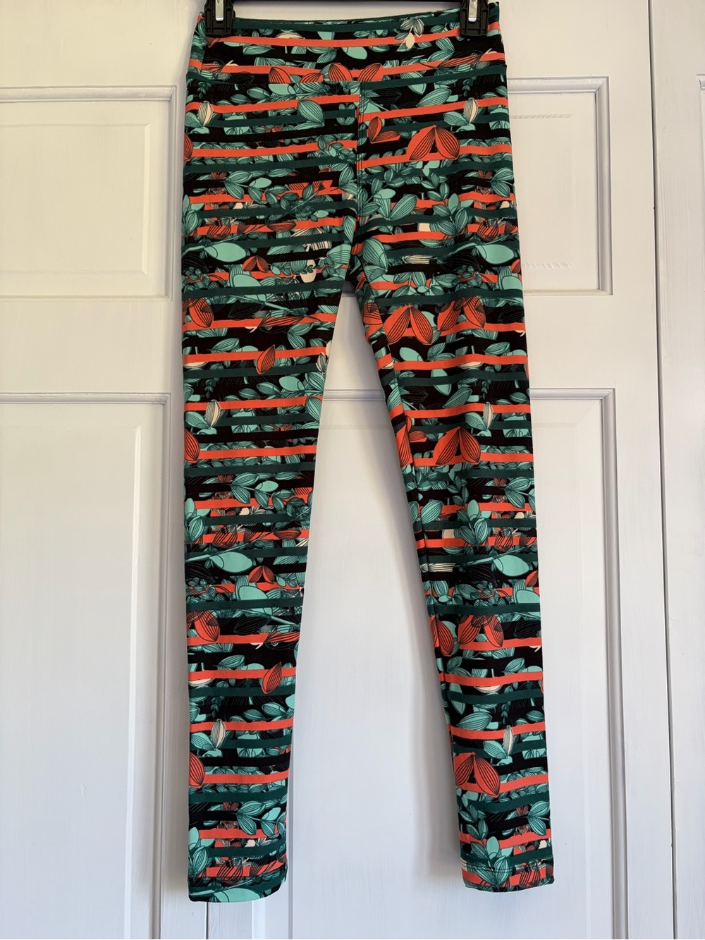 LuLaRoe Black Leggings with Teal & Coral Leaf Stripes One Size